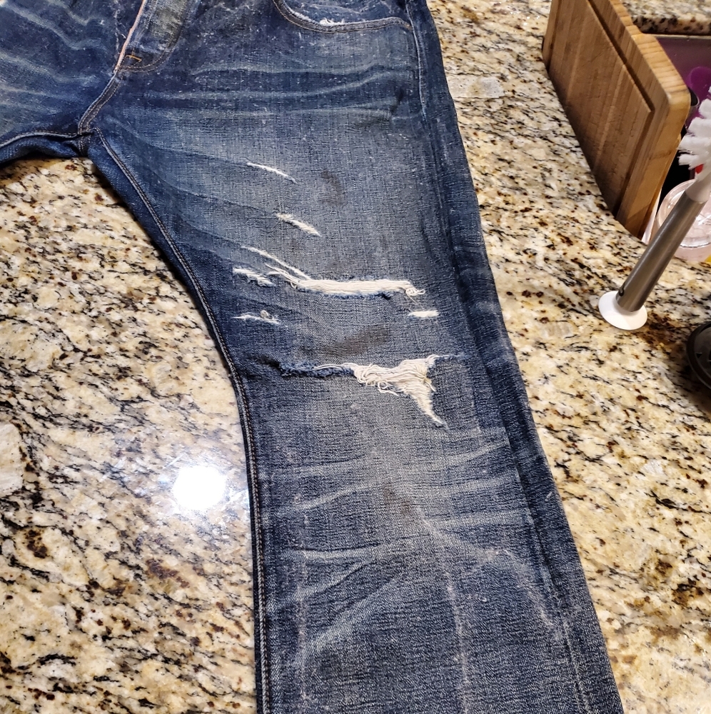 Distressed Jeans - Picture 4 of 4